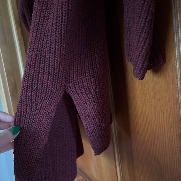 Express Cross-Back sweater - Picture 2 of 6